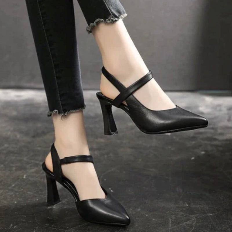 Scarpin de Couro - Salto Bloco Confortável (Promoção Mês do Consumidor)
