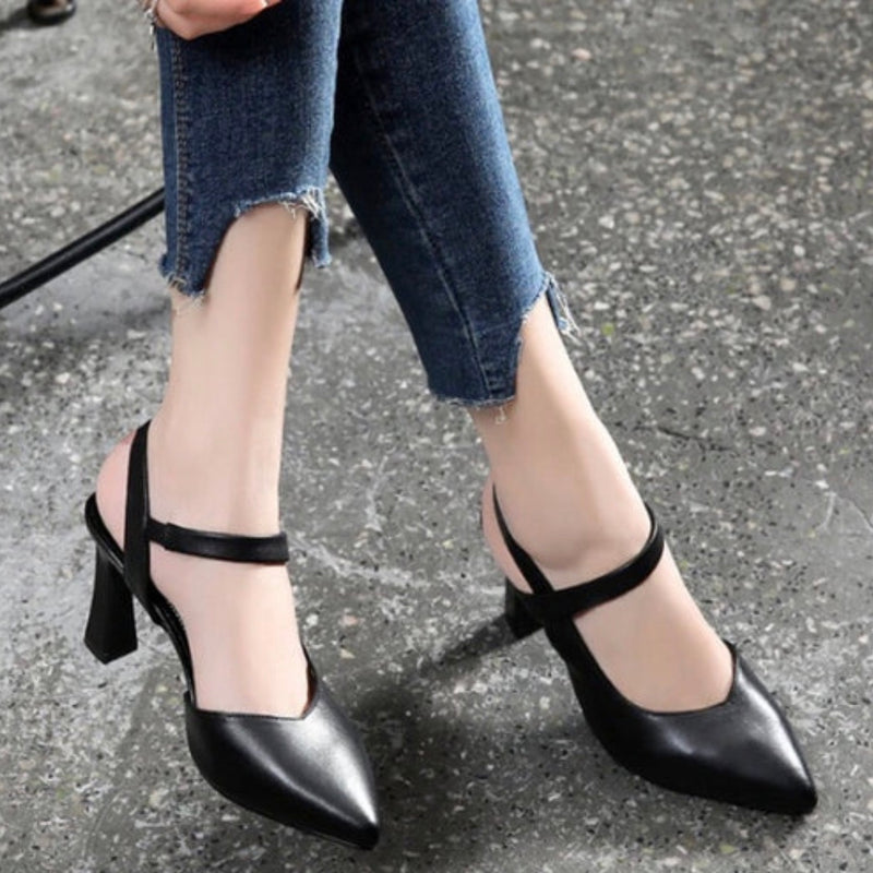 Scarpin de Couro - Salto Bloco Confortável (Promoção Mês do Consumidor)