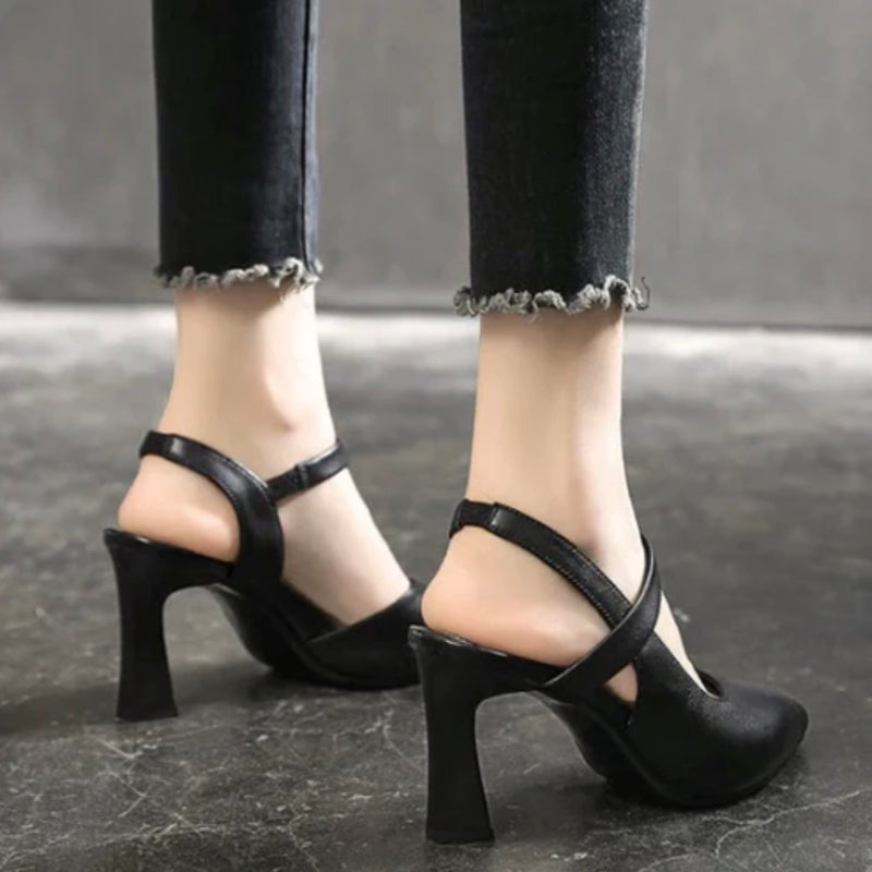 Scarpin de Couro - Salto Bloco Confortável (Promoção Mês do Consumidor)